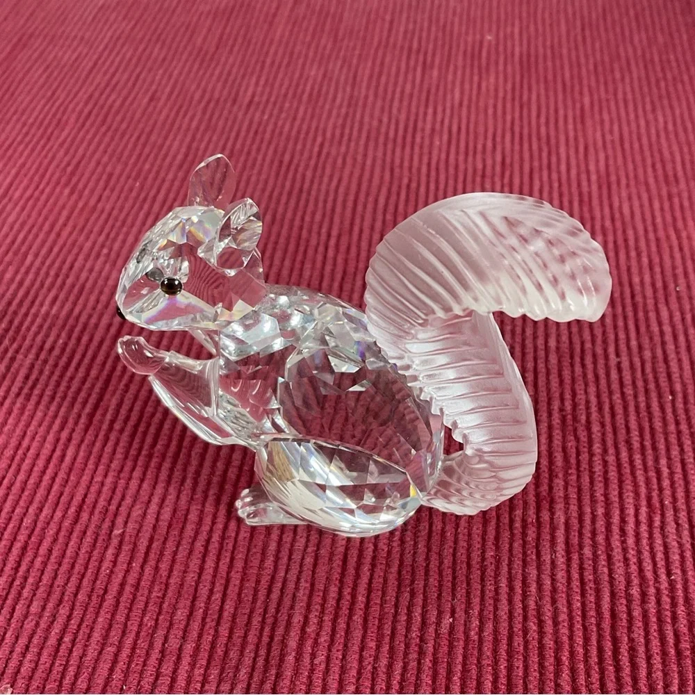Swarovski Crystal 7400 097 001 SCS 10th Anniversary Squirrel Frosted Tail - Picture 3 of 9